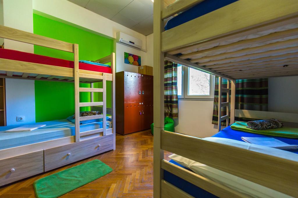 Crazy House Hostel Πούλα Εξωτερικό φωτογραφία