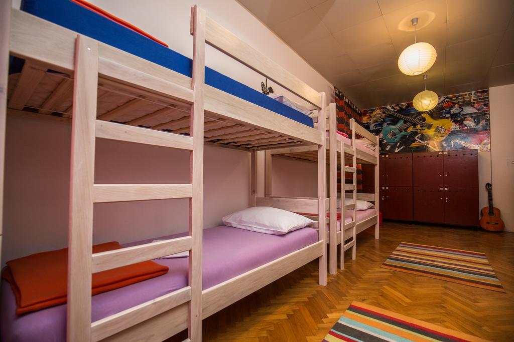 Crazy House Hostel Πούλα Εξωτερικό φωτογραφία