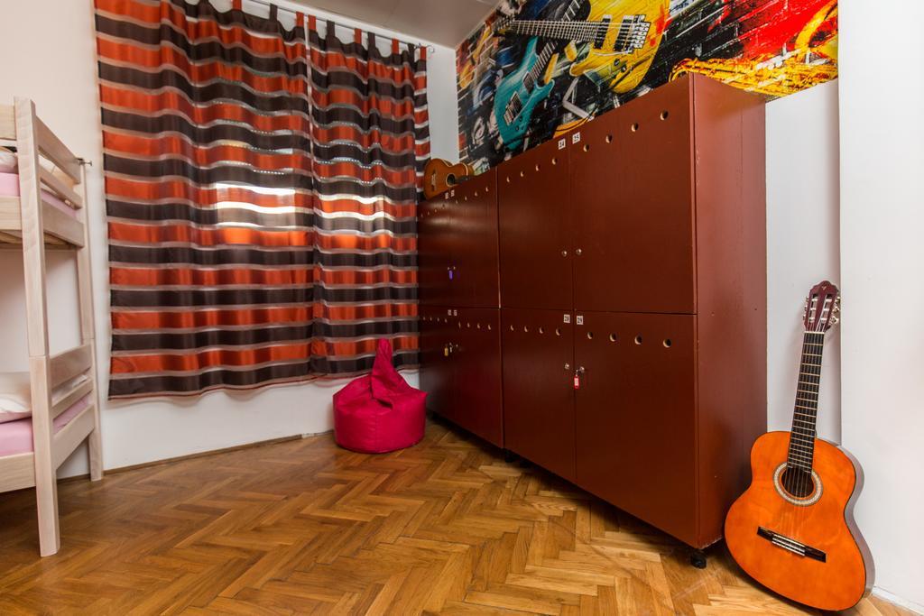 Crazy House Hostel Πούλα Εξωτερικό φωτογραφία