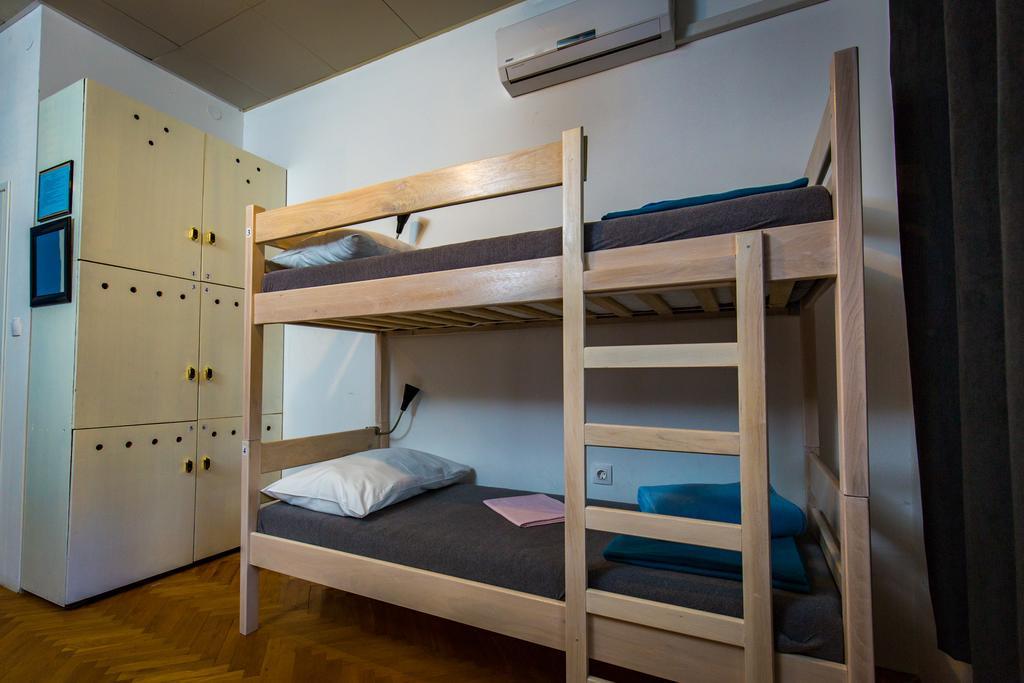 Crazy House Hostel Πούλα Εξωτερικό φωτογραφία
