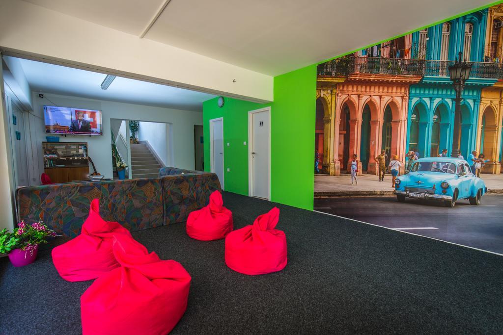 Crazy House Hostel Πούλα Εξωτερικό φωτογραφία
