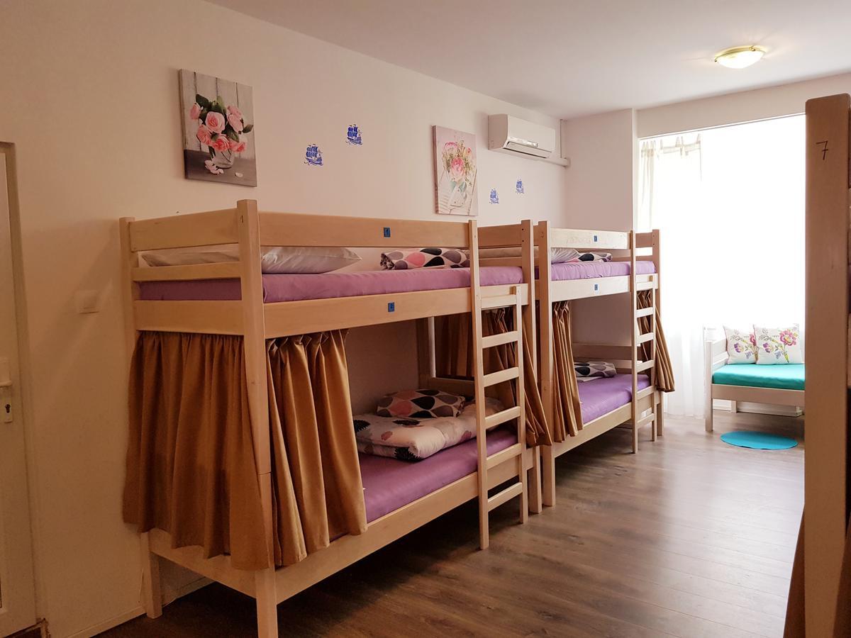Crazy House Hostel Πούλα Εξωτερικό φωτογραφία