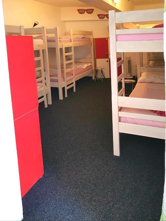 Crazy House Hostel Πούλα Δωμάτιο φωτογραφία
